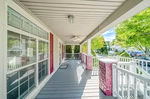 1661 Old Country Rd, Riverhead, NY 11901 - Photo 4