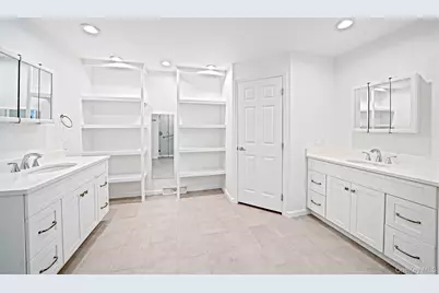 1661 Old Country Road #516, Riverhead, NY 11901 - Photo 30
