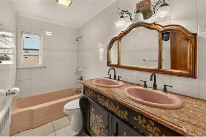 33 N Montgomery Street, Valley Stream, NY 11580 - Photo 10