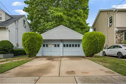 33 N Montgomery Street, Valley Stream, NY 11580 - Photo 4
