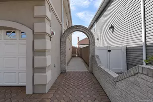 163-44 90th St, Howard Beach, NY 11414 - Photo 24
