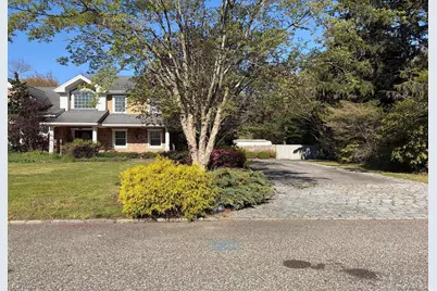 906 Thompson Drive, Bay Shore, NY 11706 - Photo 2