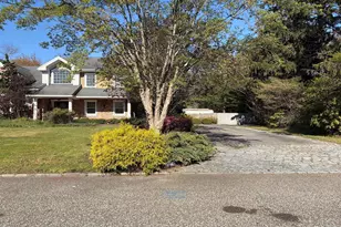906 Thompson Dr, Bay Shore, NY 11706 - Photo 2