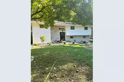 10 Moonedge Road, Northport, NY 11768 - Photo 2