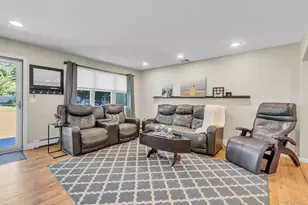 49 Muriel Pl, West Sayville, NY 11796 - Photo 6