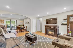 49 Muriel Pl, West Sayville, NY 11796 - Photo 8