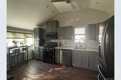 5 Barry Road, Amityville, NY 11701 - Photo 4