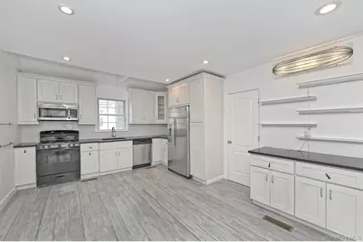 167 Rider Avenue, Patchogue, NY 11772 - Photo 8