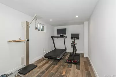 1402 Merrick Avenue, Merrick, NY 11556 - Photo 26