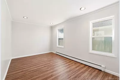 27 Piave Terrace, Lindenhurst, NY 11757 - Photo 10