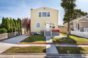 27 Piave Terrace, Lindenhurst, NY 11757 - Photo 2