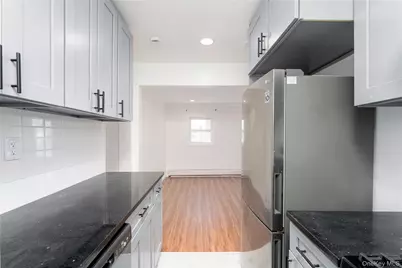 27 Piave Terrace, Lindenhurst, NY 11757 - Photo 8
