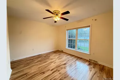 1407 Middle Road #271, Calverton, NY 11933 - Photo 24