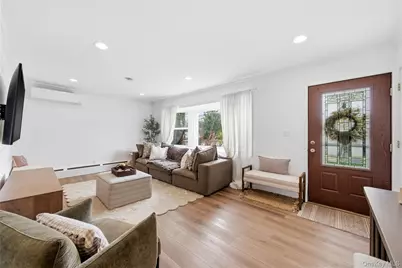 27 Polo Road, Massapequa, NY 11758 - Photo 2