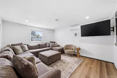 27 Polo Road, Massapequa, NY 11758 - Photo 20
