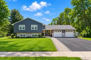 8 Clinton Ct, Monroe, NY 10950 - Photo 2