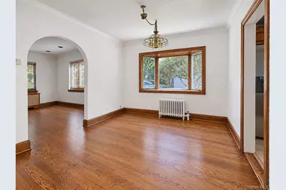 72 Primrose Avenue, Floral Park, NY 11001 - Photo 4