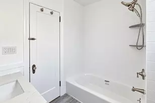 72 Primrose Ave, Floral Park, NY 11001 - Photo 14