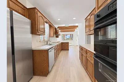 72 Primrose Avenue, Floral Park, NY 11001 - Photo 6