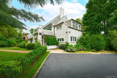 3 Beacon Hill Road, Port Washington, NY 11050 - Photo 2