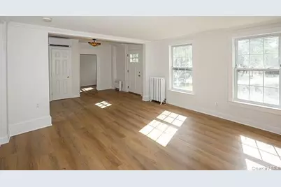 40 The Place, Glen Cove, NY 11542 - Photo 4