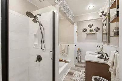 35 Wyant Avenue, Ronkonkoma, NY 11779 - Photo 24