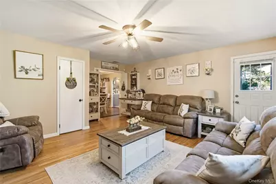 35 Wyant Avenue, Ronkonkoma, NY 11779 - Photo 14