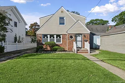 17 President Street, Lynbrook, NY 11563 - Photo 2