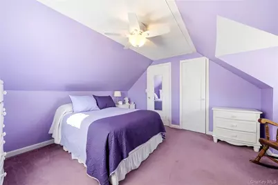 305 W Nicholai Street, Hicksville, NY 11801 - Photo 22