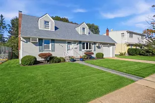 305 W Nicholai St, Hicksville, NY 11801 - Photo 2