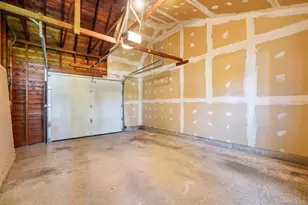 305 W Nicholai St, Hicksville, NY 11801 - Photo 26