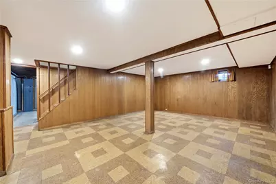 305 W Nicholai Street, Hicksville, NY 11801 - Photo 24