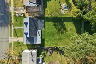 305 W Nicholai St, Hicksville, NY 11801 - Photo 34