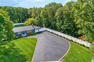 20 Danbury Ave, Patchogue, NY 11772 - Photo 6