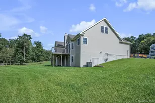 53 Highland View Pl, Middletown, NY 10940 - Photo 2