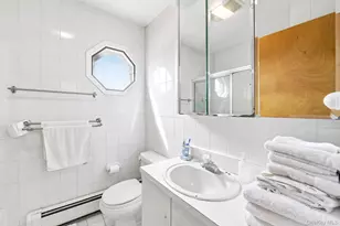 708 Park Ln, Cedarhurst, NY 11516 - Photo 22