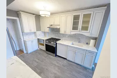 750 Shore Road #1H  2nd flr, Long Beach, NY 11561 - Photo 4