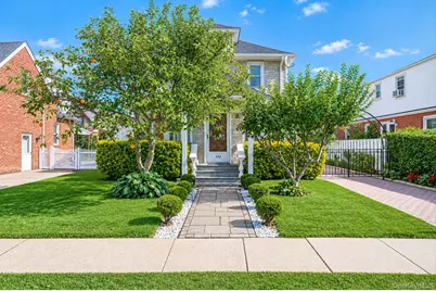 132 Herman Boulevard, Franklin Square, NY 11010 - Photo 4