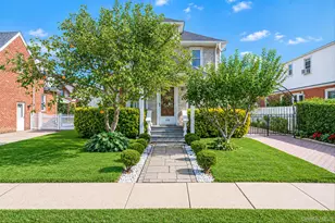 132 Herman Blvd, Franklin Square, NY 11010 - Photo 4
