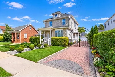 132 Herman Boulevard, Franklin Square, NY 11010 - Photo 2