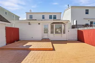 644 S 8th St, Lindenhurst, NY 11757 - Photo 30