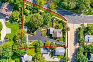 12 Collins Ave, East Hampton, NY 11937 - Photo 2