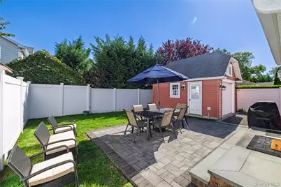 129 Southard Avenue, Rockville Centre, NY 11570 - Photo 20