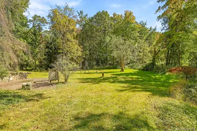 1475 Croton Lake Road, Yorktown Heights, NY 10598 - Photo 32