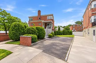 17 Abner Pl, Yonkers, NY 10704 - Photo 2