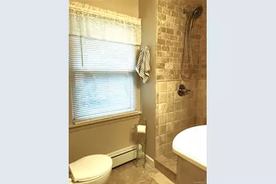 8 Saint Nicholas Street, Lynbrook, NY 11563 - Photo 20