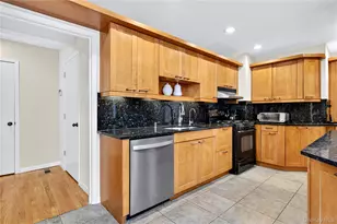 75 Plymouth Rd, Manhasset, NY 11030 - Photo 22