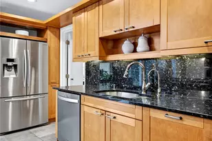 75 Plymouth Rd, Manhasset, NY 11030 - Photo 20