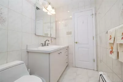 132 Yoakum Avenue, Farmingdale, NY 11735 - Photo 14