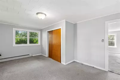 9 Plandome Place, Selden, NY 11784 - Photo 12